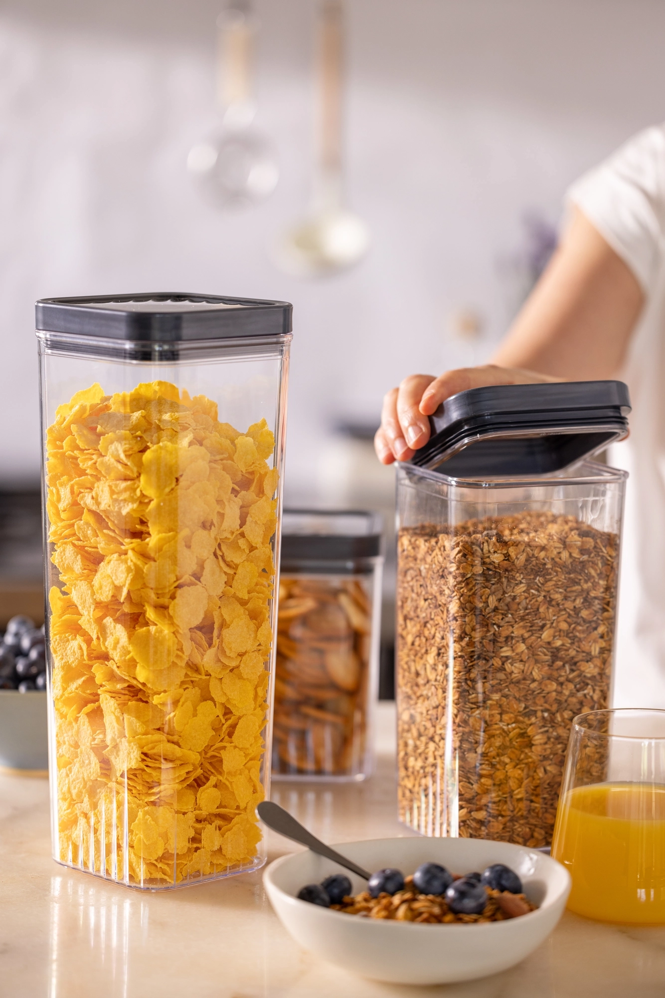 KARA-Food-keeper-12L-18L-24L-1 CURVER "KARA" TÁROLÓ 2,4L - Image 1